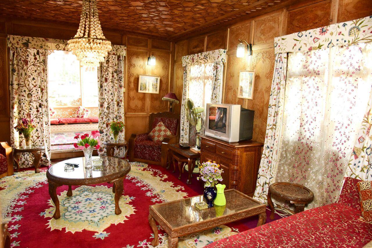 Houseboat Hunza Group Of Houseboats Bed & Breakfast *