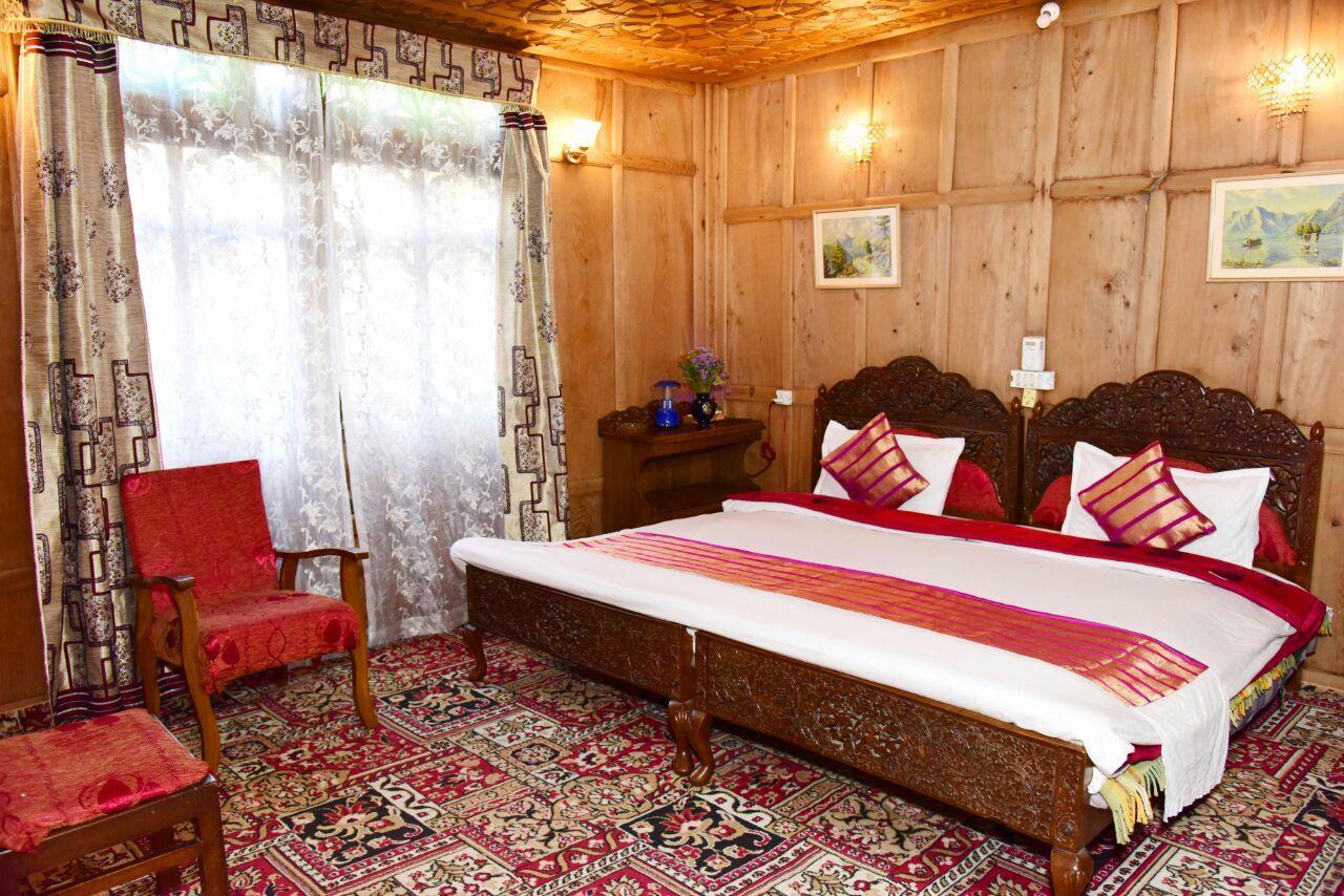 Houseboat Hunza Group Of Houseboats Bed & Breakfast *