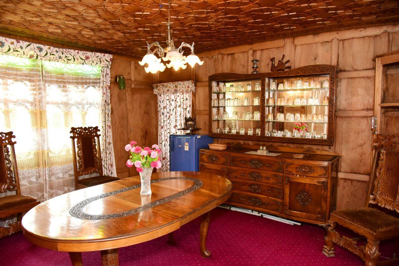 Houseboat Hunza Group Of Houseboats Bed & Breakfast *