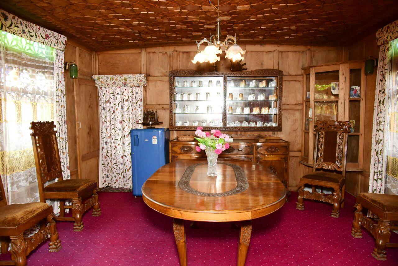 Bed & Breakfast Houseboat Hunza Group Of Houseboats
