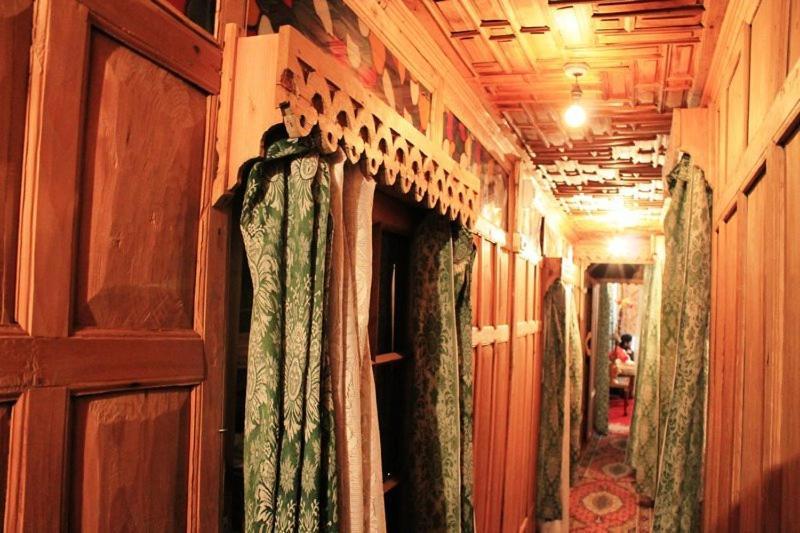 Botel Houseboat Pride Of India 3*