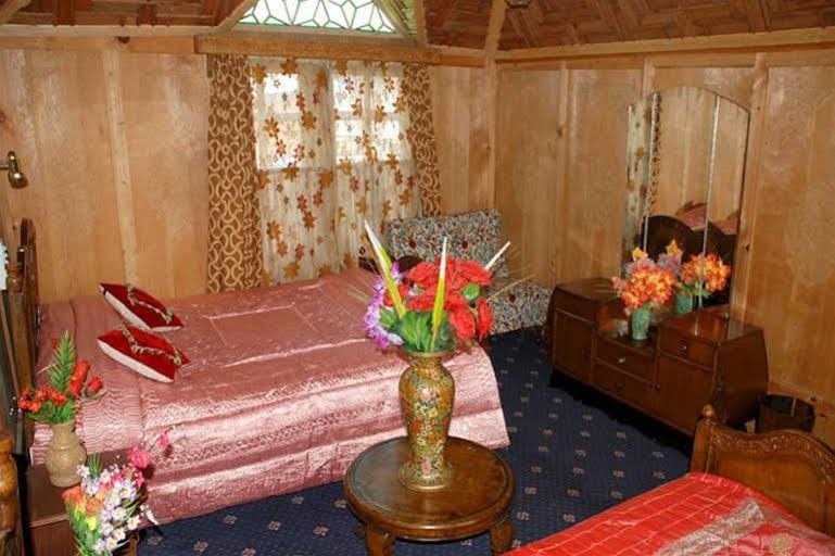 Hotel Kohimaran Group Of Houseboats