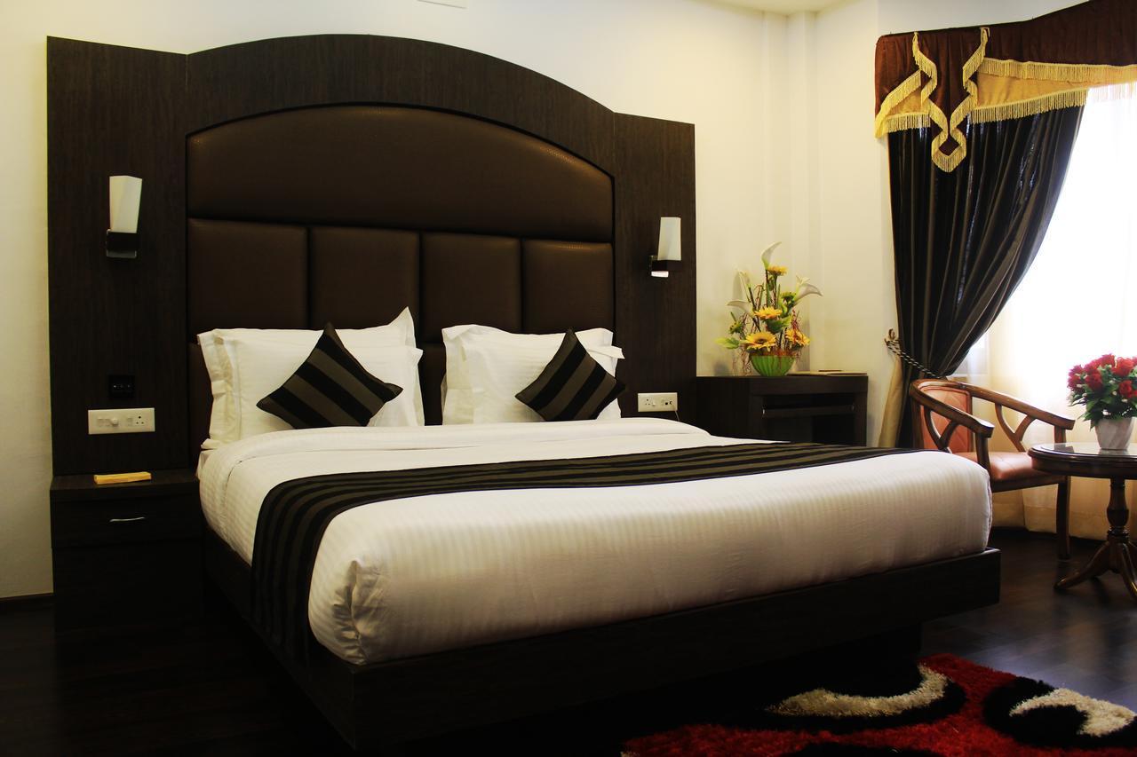 Hotel Mannat Srinagar (Jammu and Kashmir)