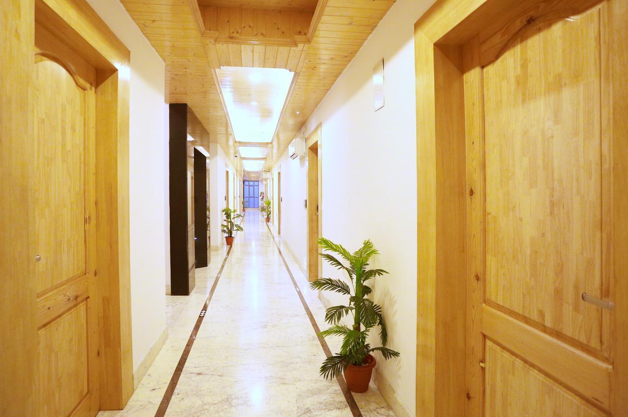 Hotel Mannat 4*