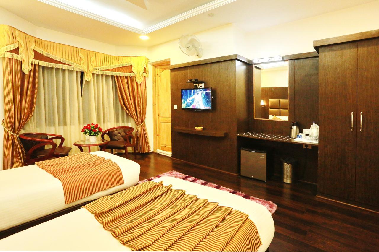 Mannat Hotel Srinagar (Jammu and Kashmir)