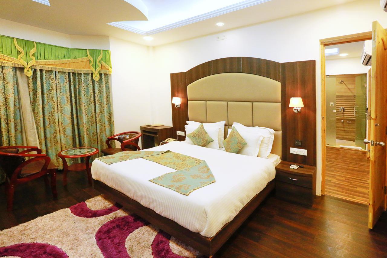 Hotel Mannat 4*
