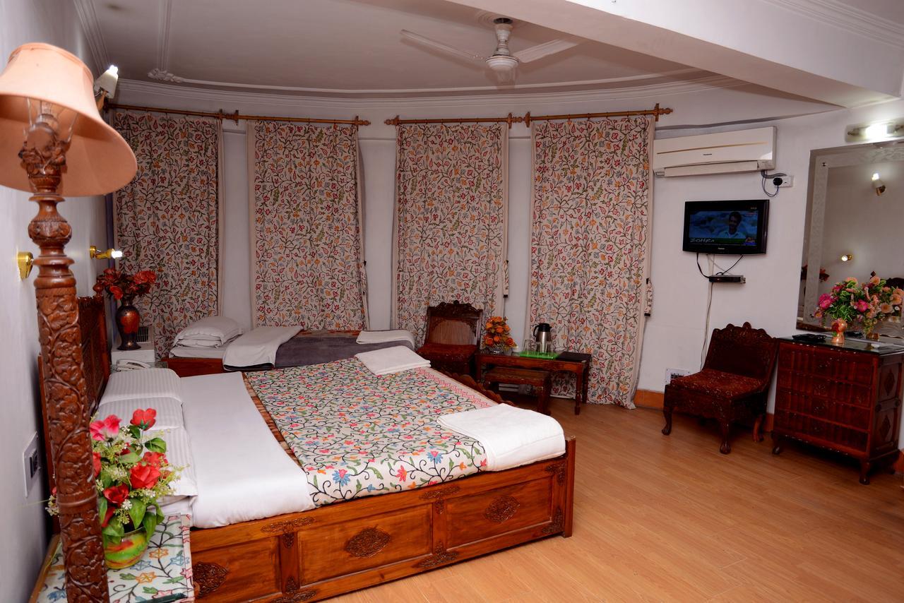 Centre Point Srinagar (Jammu and Kashmir)