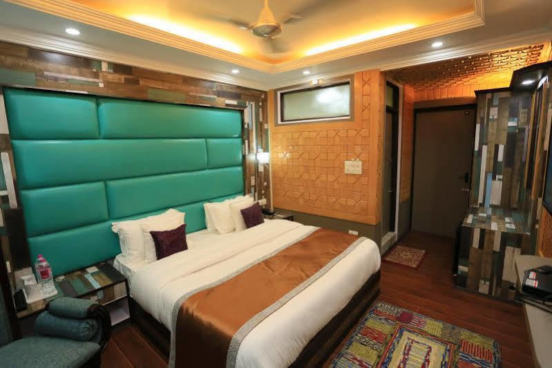 Milad Hotel Srinagar (Jammu and Kashmir)
