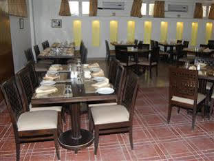 Hotel Oyo 4642 Nishat View 3*