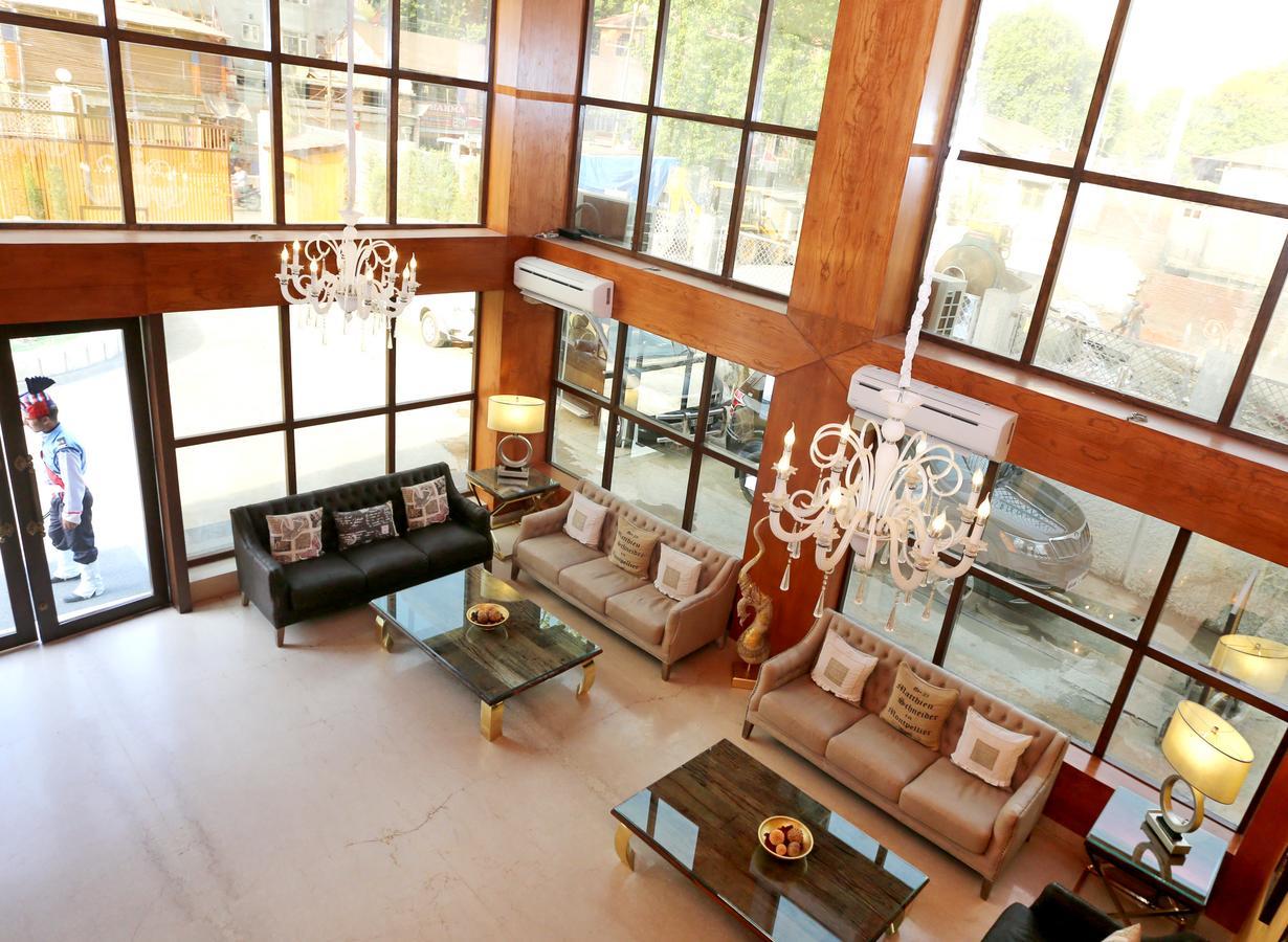 Batra And Residences Hotel Srinagar (Jammu and Kashmir)