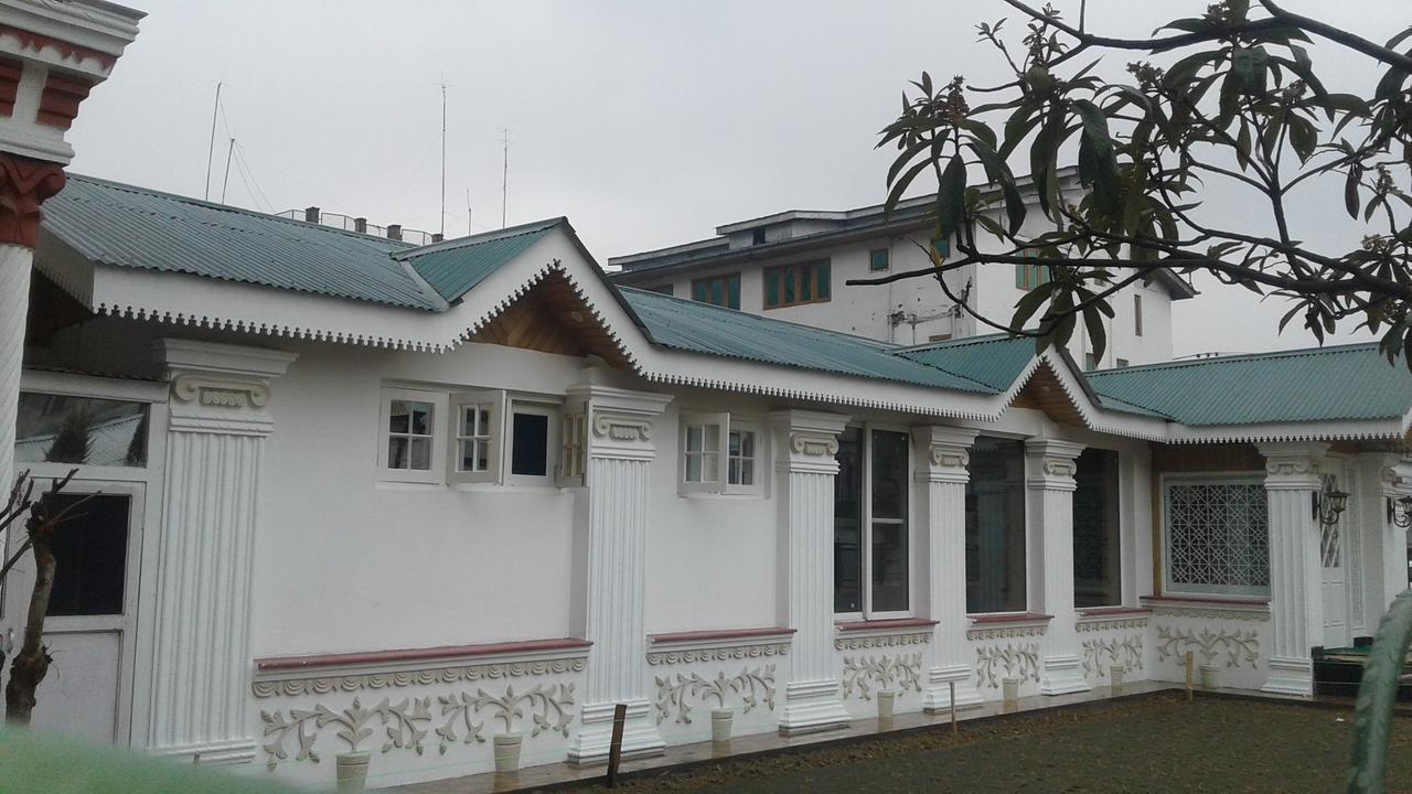 Hotel Royal Comfort Regency Srinagar (Jammu and Kashmir)