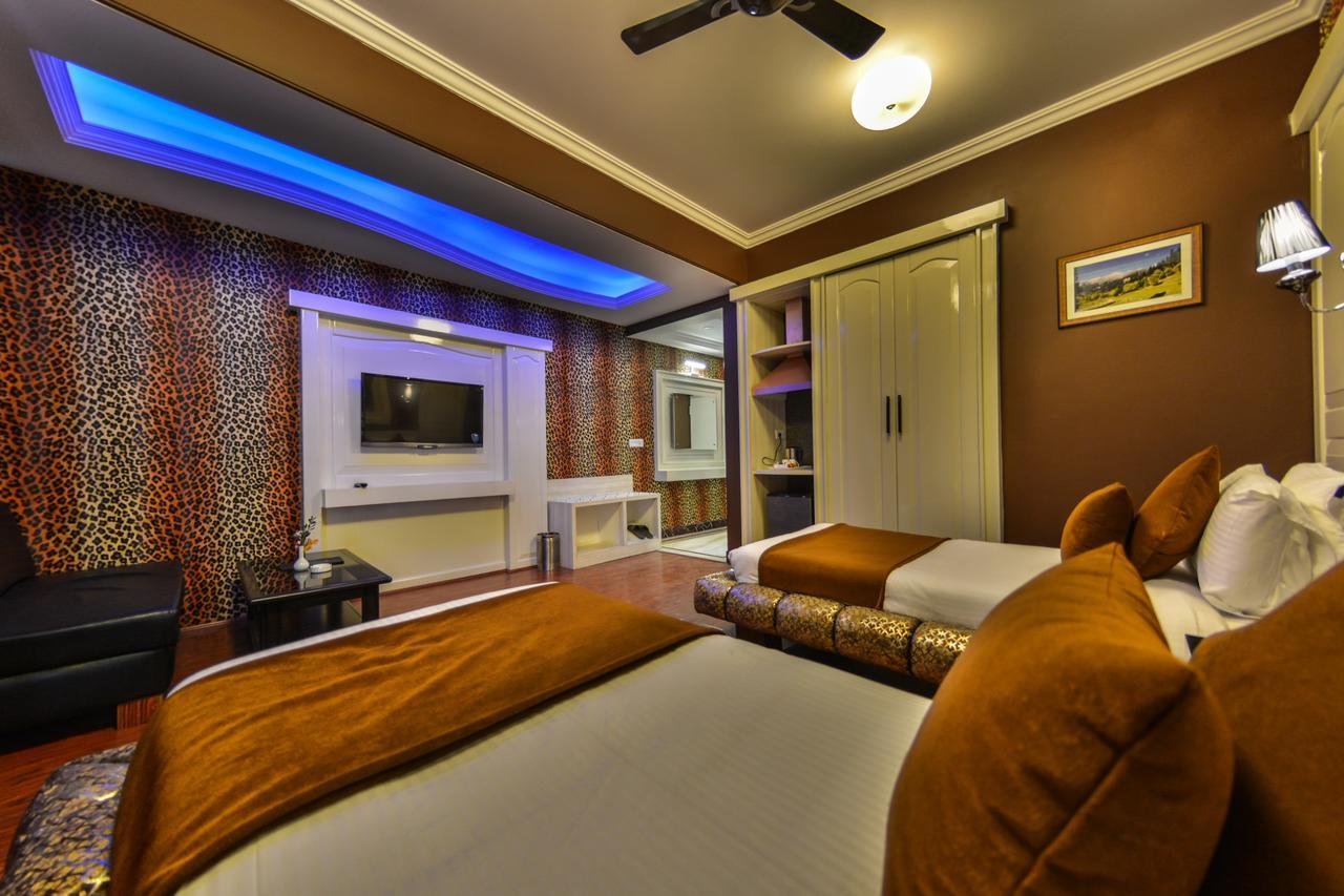 Samci Riviera 4* Srinagar (Jammu and Kashmir)