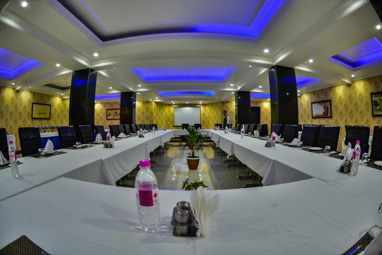 Hotel Samci Riviera Srinagar (Jammu and Kashmir)