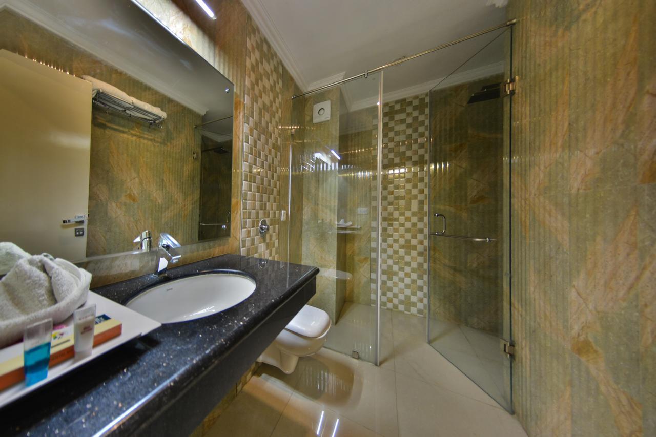 Samci Riviera 4*