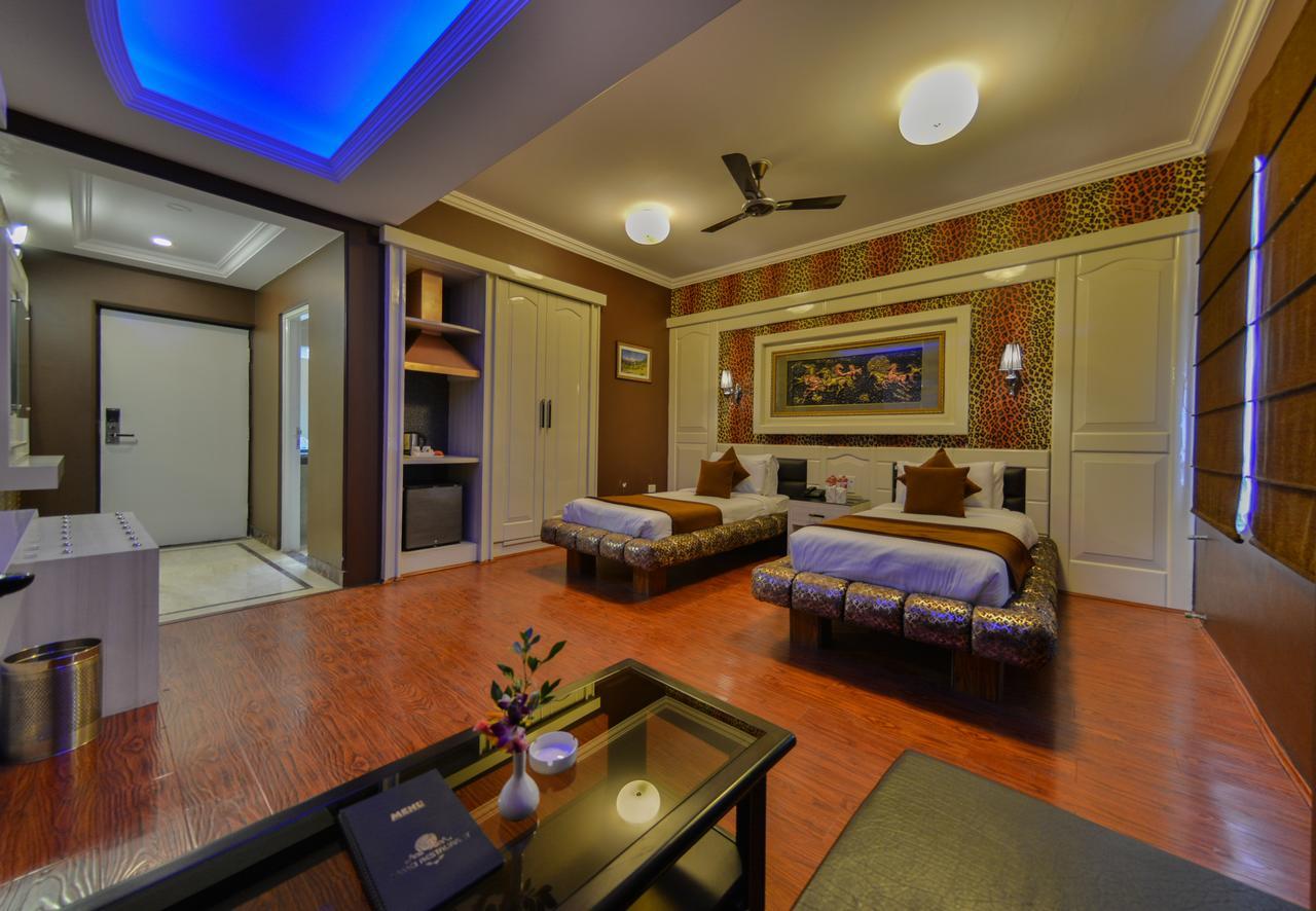 Samci Riviera 4*