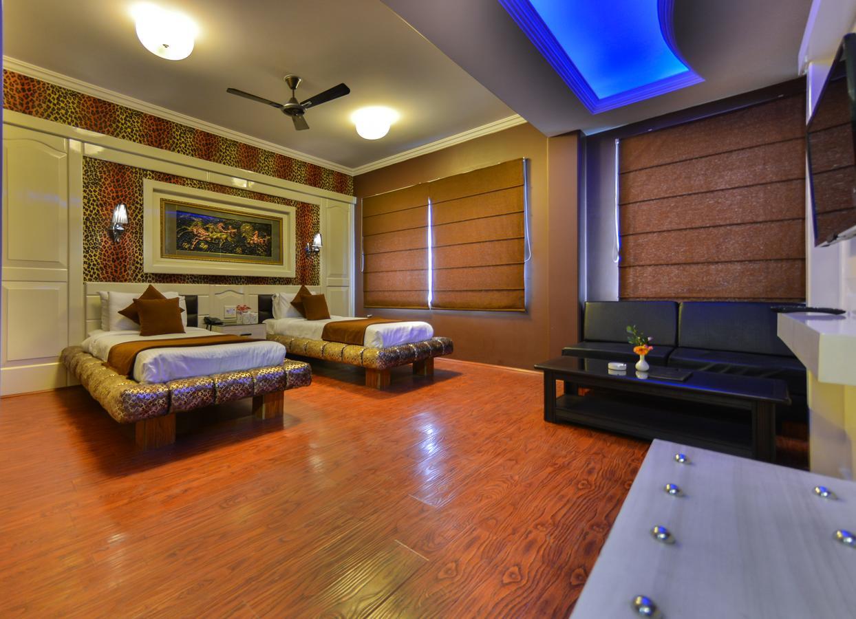 Samci Riviera Hotel 4*
