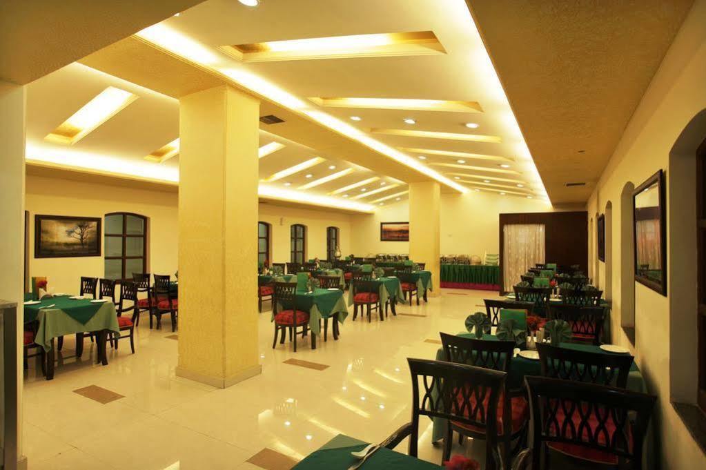Hotel Grand Mumtaz Towers Srinagar (Jammu and Kashmir)