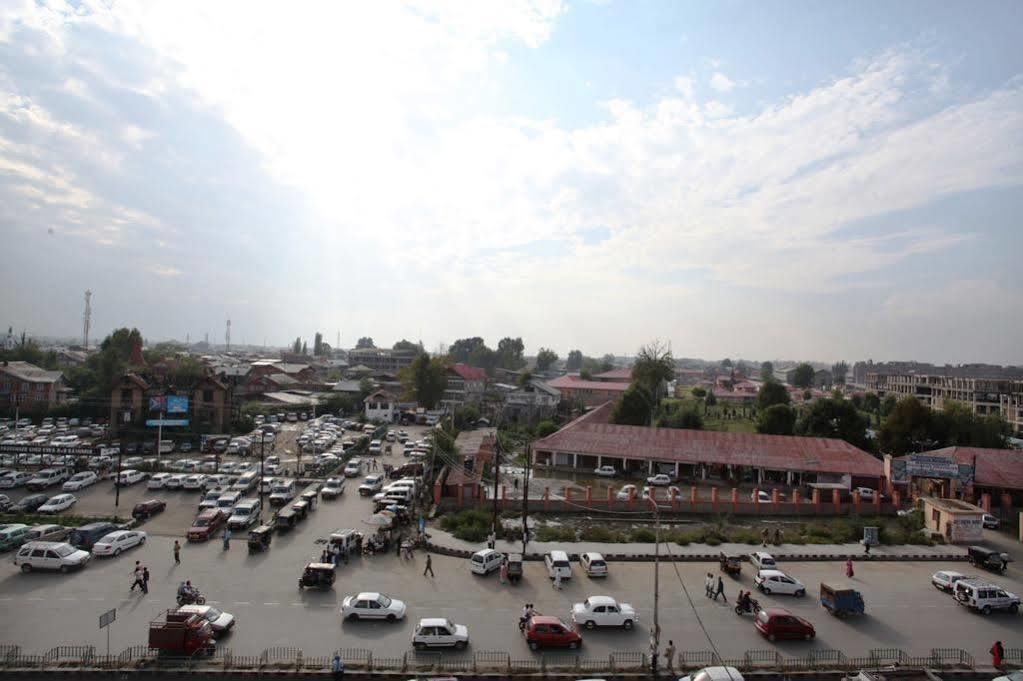Grand Mumtaz Towers Hotel