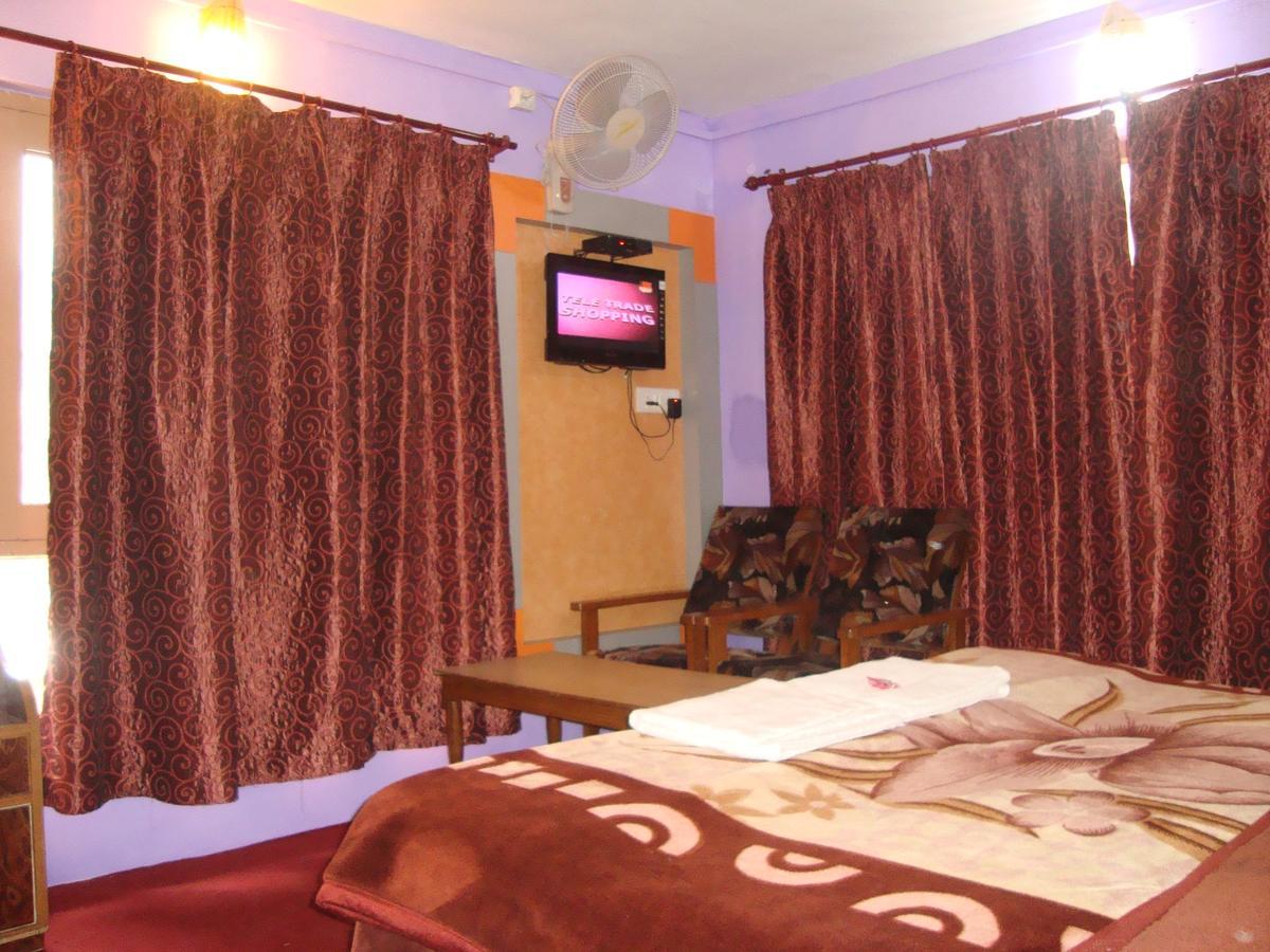 Hotel Jh Bazaz *