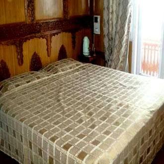 Hotel Shah Abbas At Dal Lake Srinagar (Jammu and Kashmir)