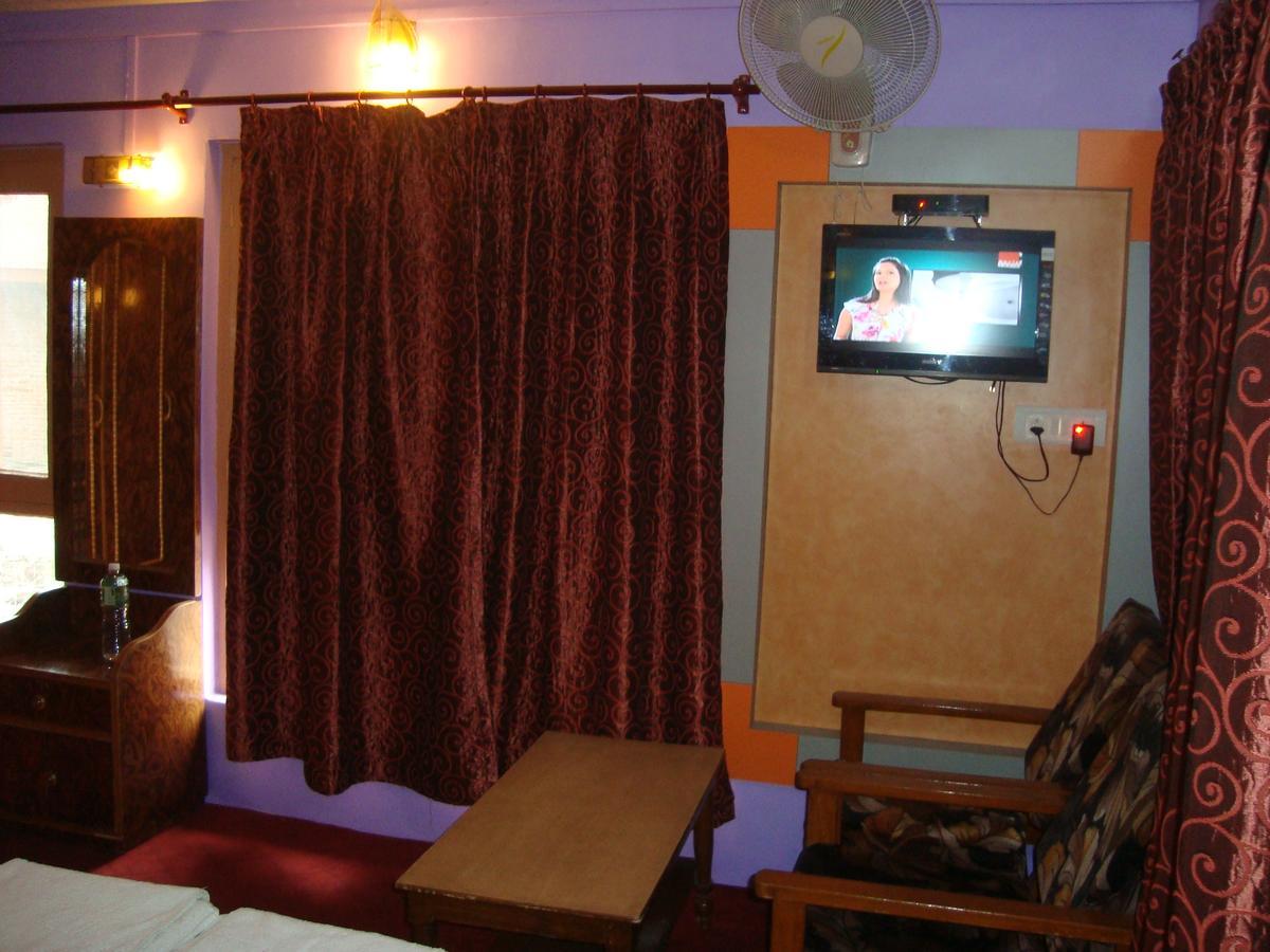 Hotel Jh Bazaz