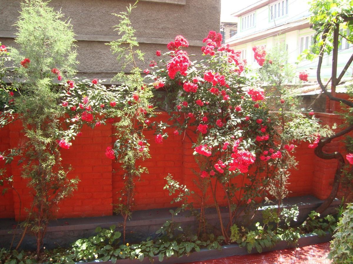 Hotel Jh Bazaz *