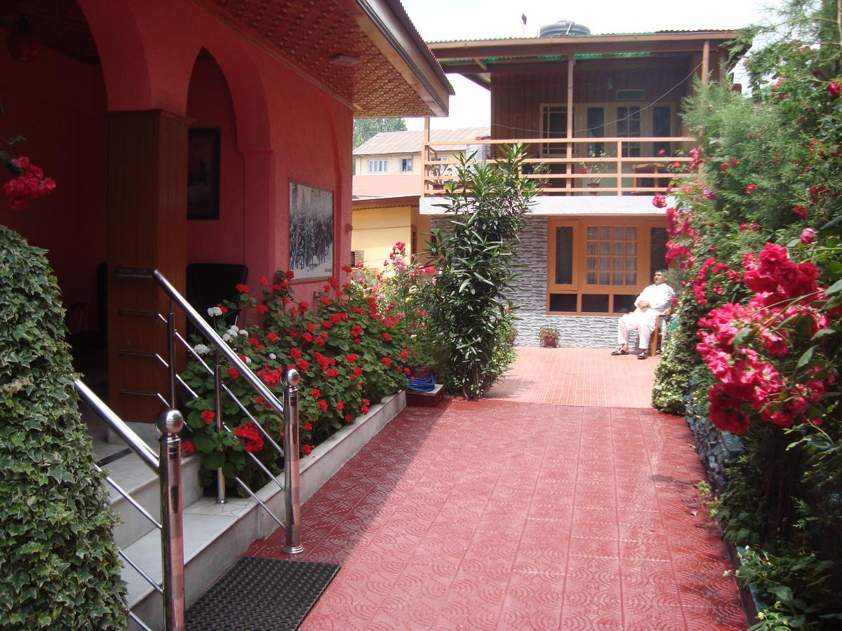 Hotel Jh Bazaz