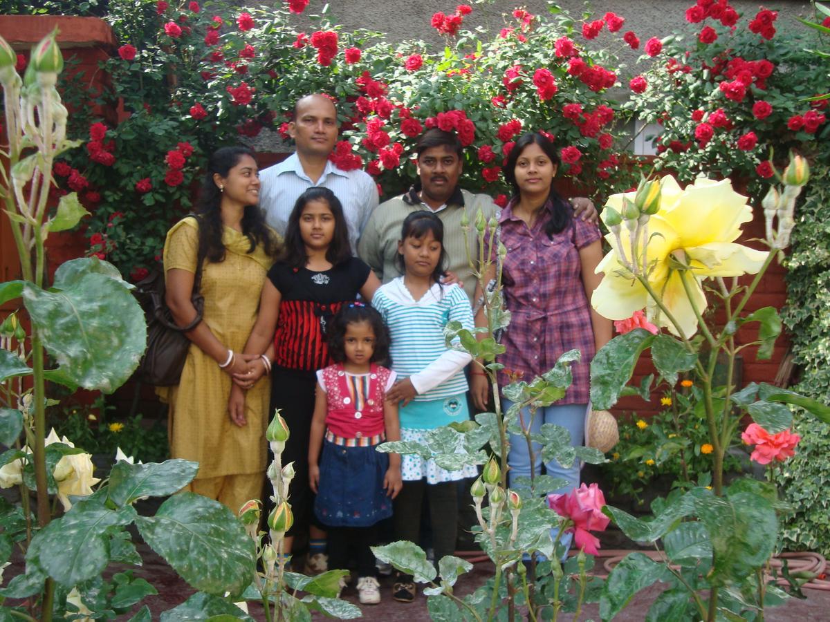 Hotel Jh Bazaz Srinagar (Jammu and Kashmir)