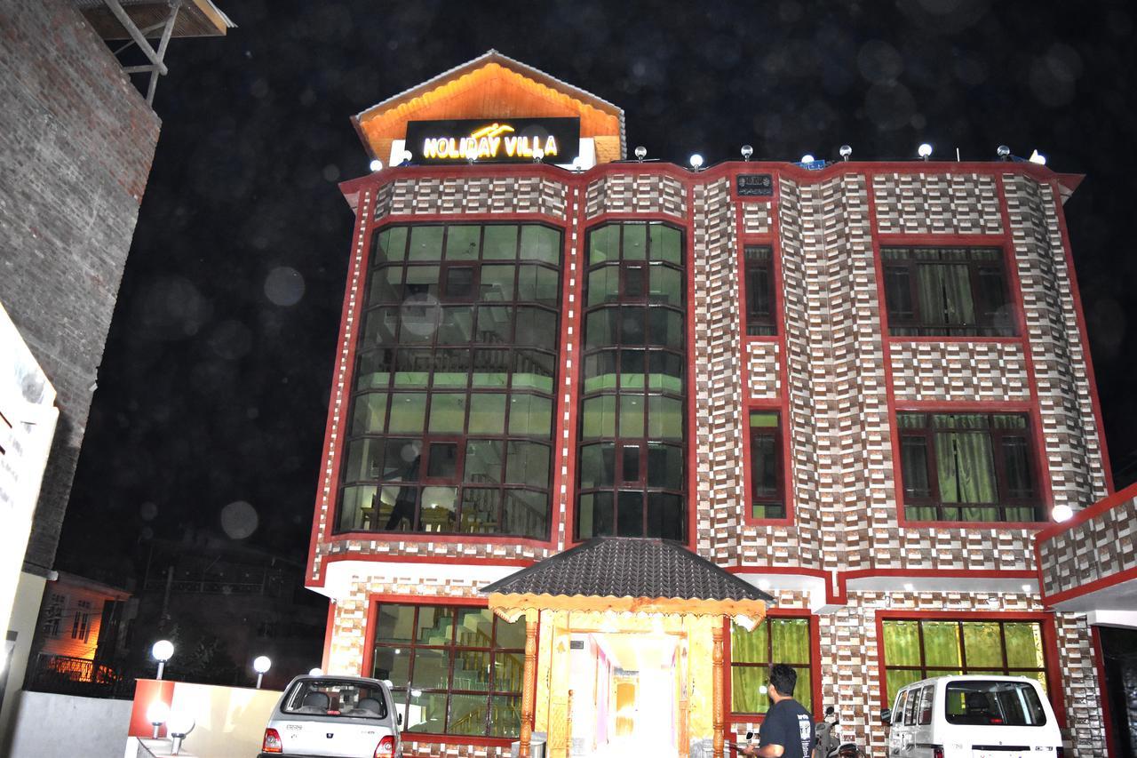 Holiday 3*