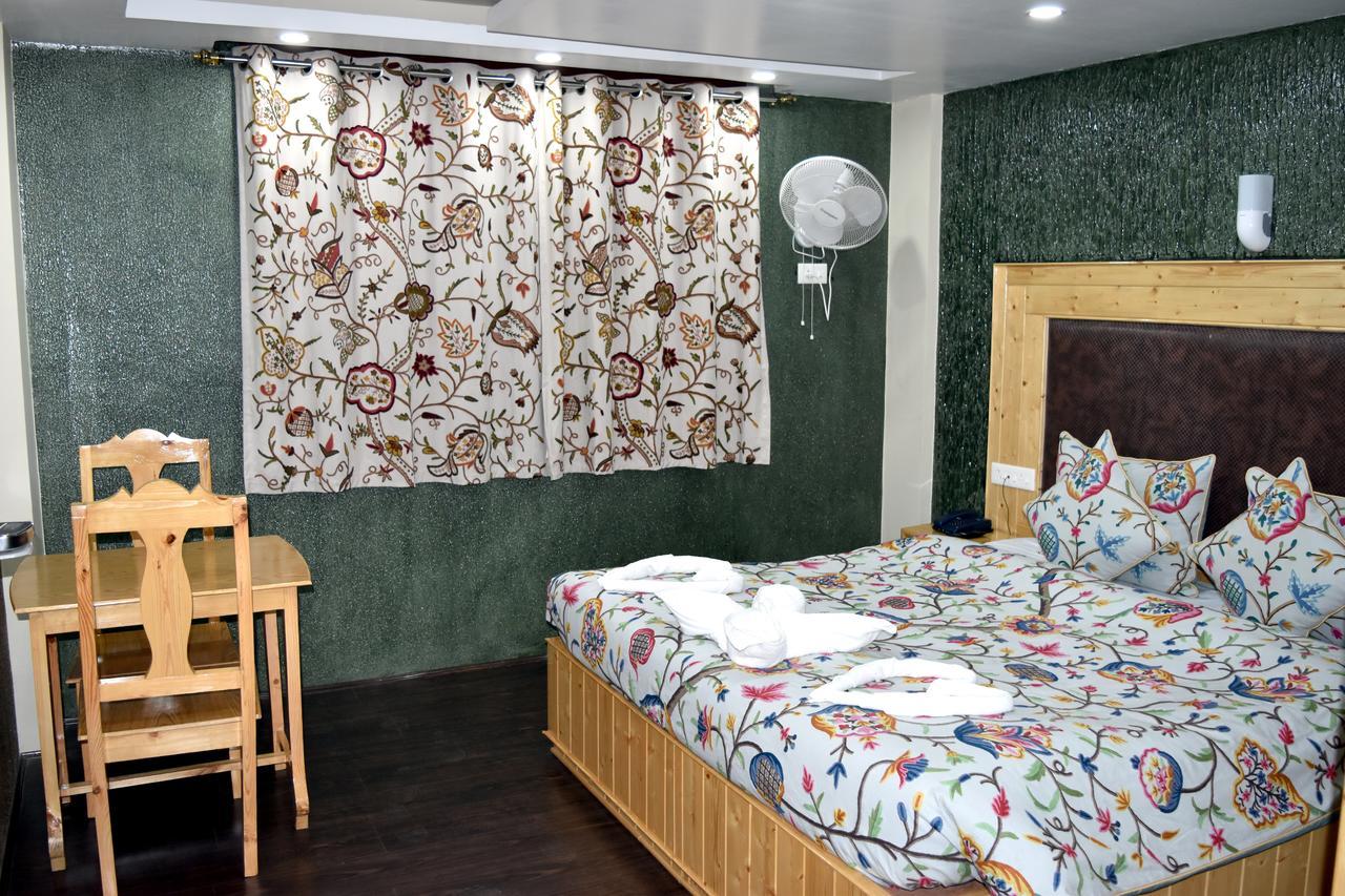 Hotel Holiday 3*