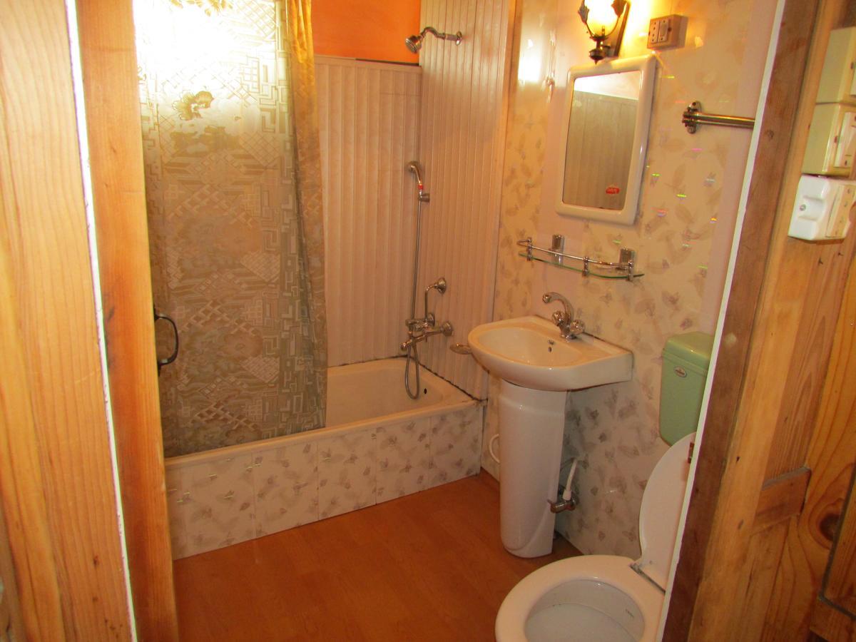 House Boat New Manora Bed & Breakfast 2*