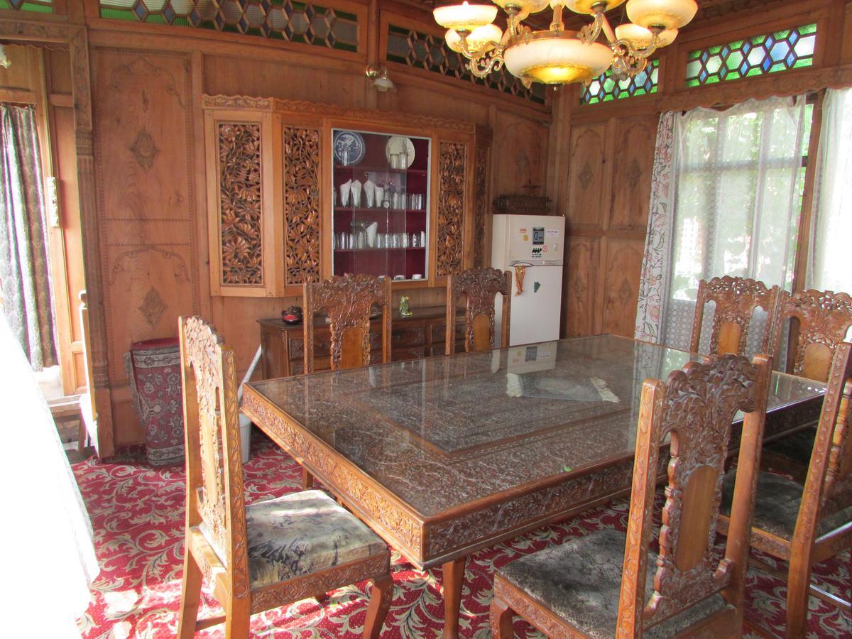 House Boat New Manora Bed & Breakfast 2*