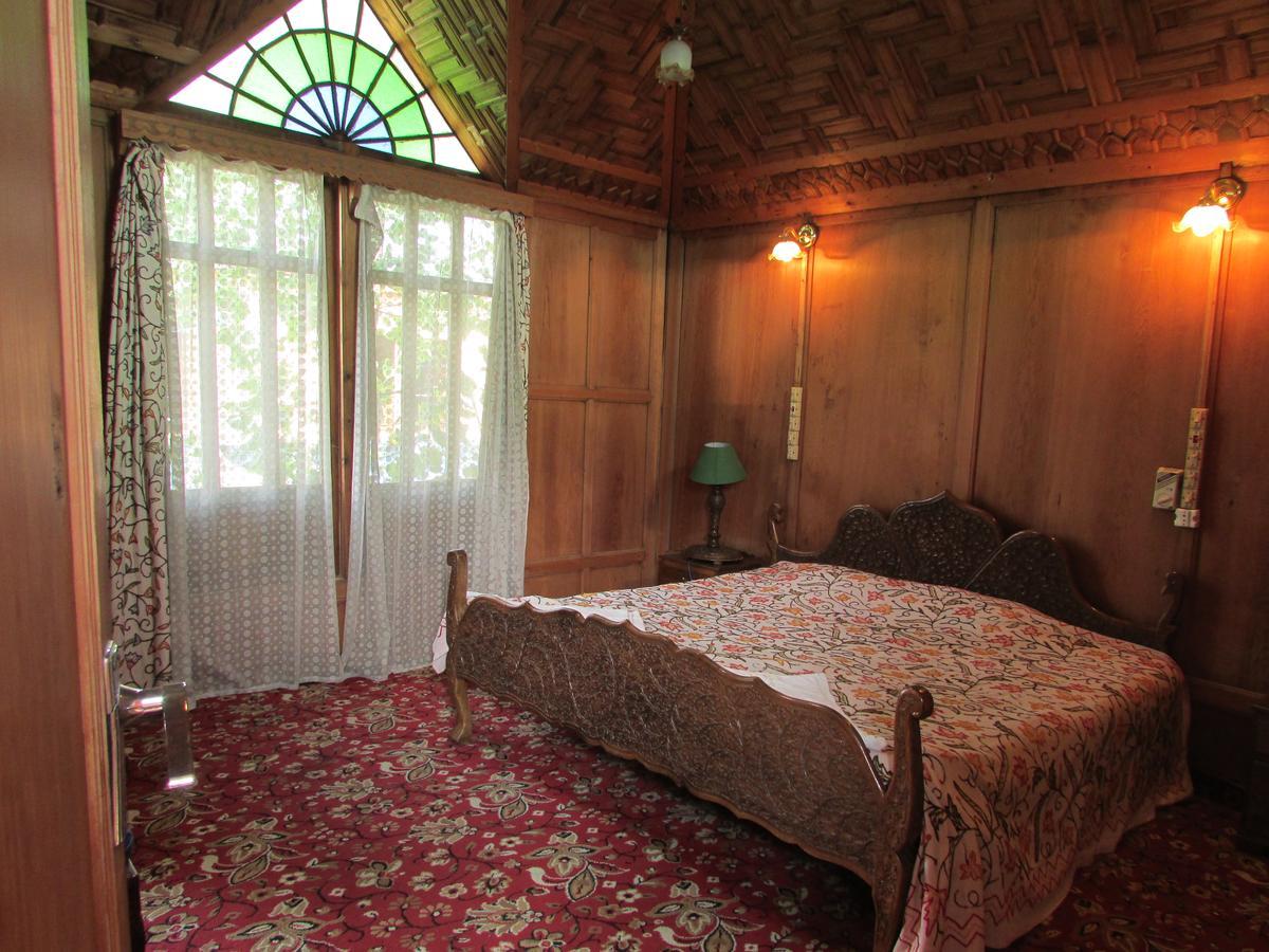 House Boat New Manora Bed & Breakfast 2*