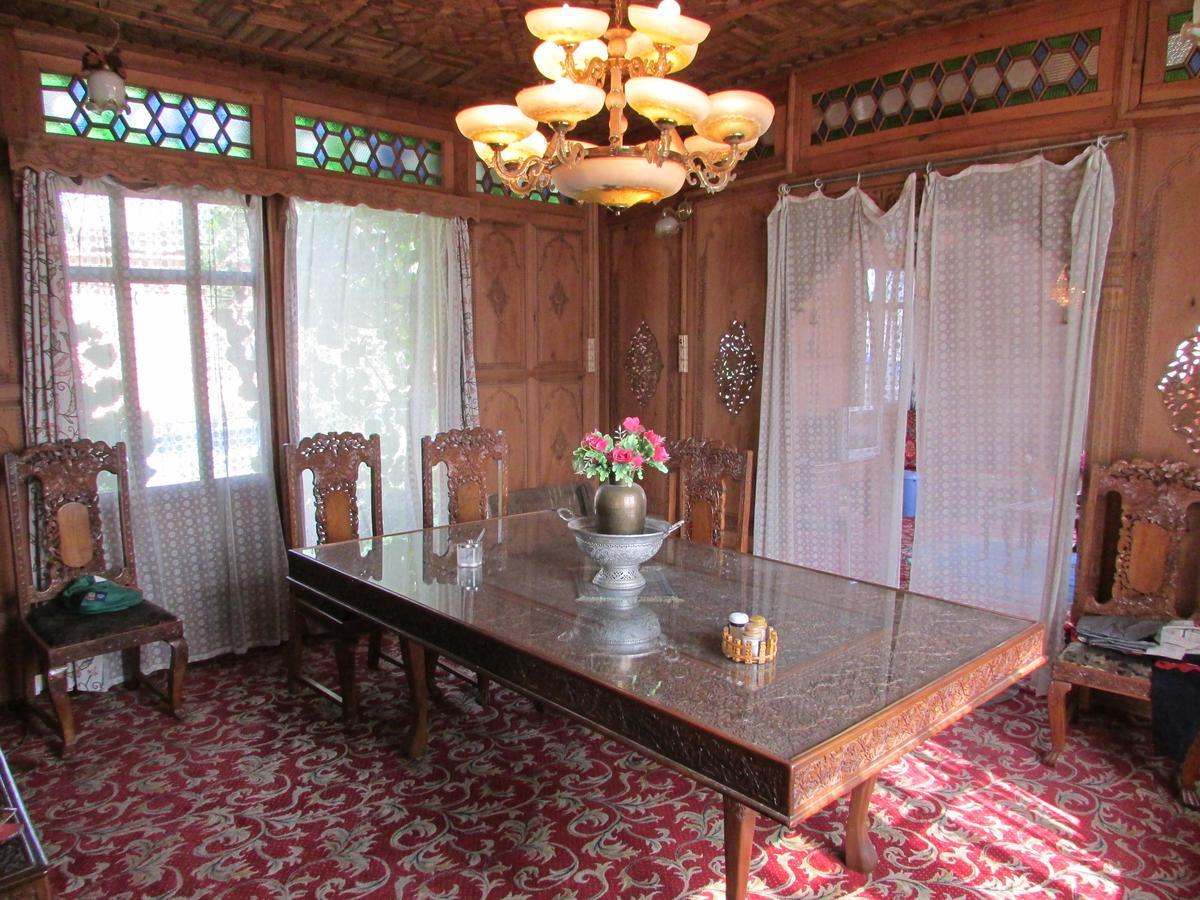 Bed & Breakfast House Boat New Manora Srinagar (Jammu and Kashmir)
