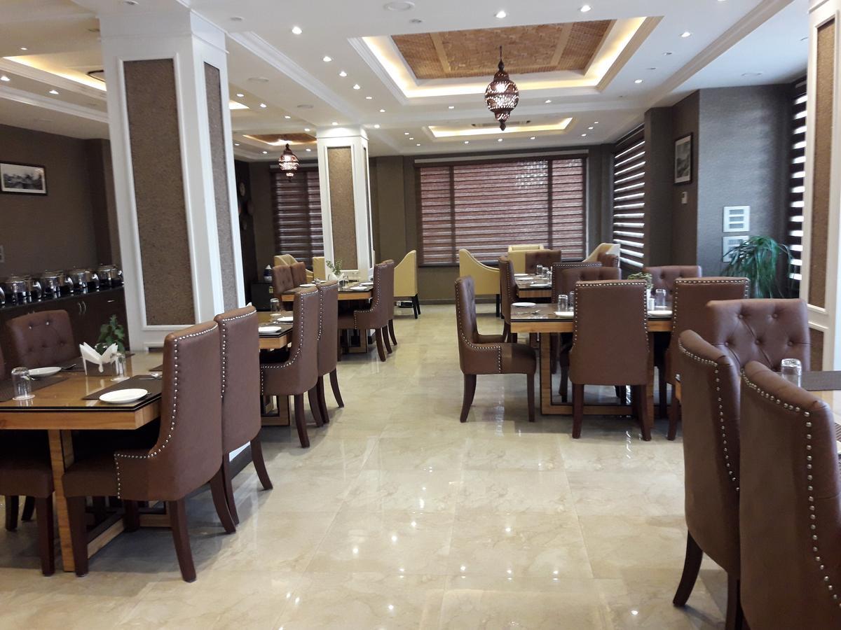 Hotel Heritage Luxury Srinagar (Jammu and Kashmir)