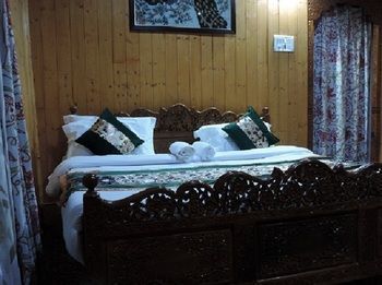 The Altaf Group Of Houseboats 4*