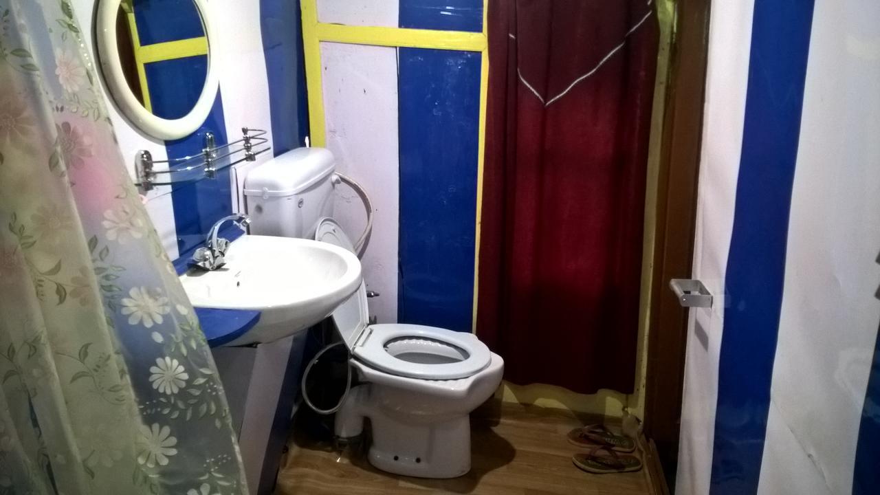 Hotel Houseboat Shagoo Palace