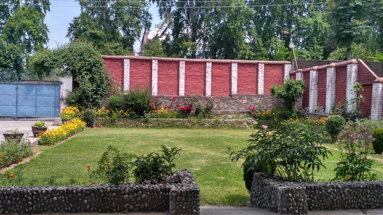 Hotel Joy Homestay Srinagar (Jammu and Kashmir)