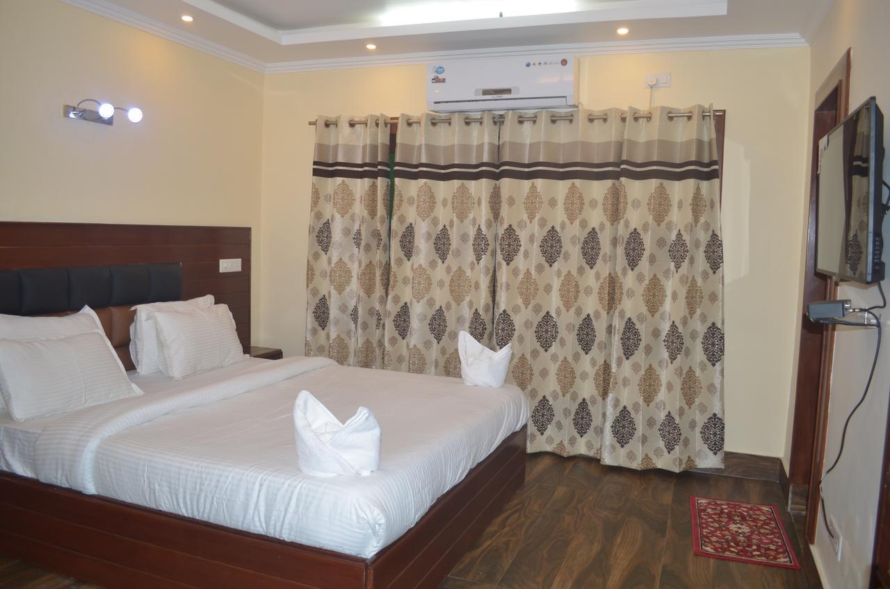 Grand Ms Hotel Srinagar (Jammu and Kashmir)