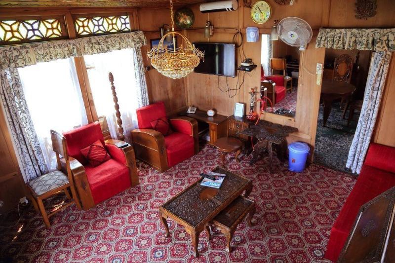 Peacock Houseboats 4* Srinagar (Jammu and Kashmir)