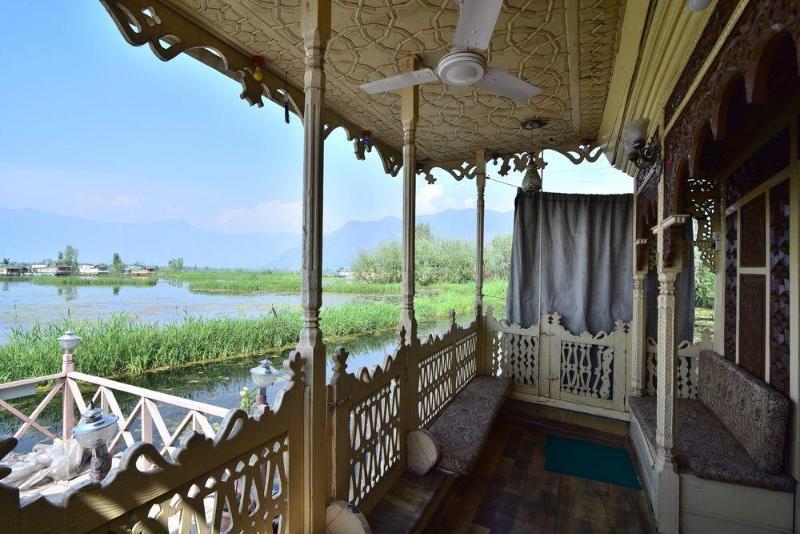 Peacock Houseboats 4* Srinagar (Jammu and Kashmir)