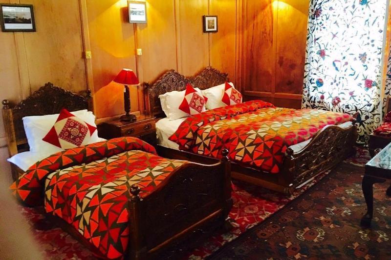 Peacock Houseboats 4* Srinagar (Jammu and Kashmir)