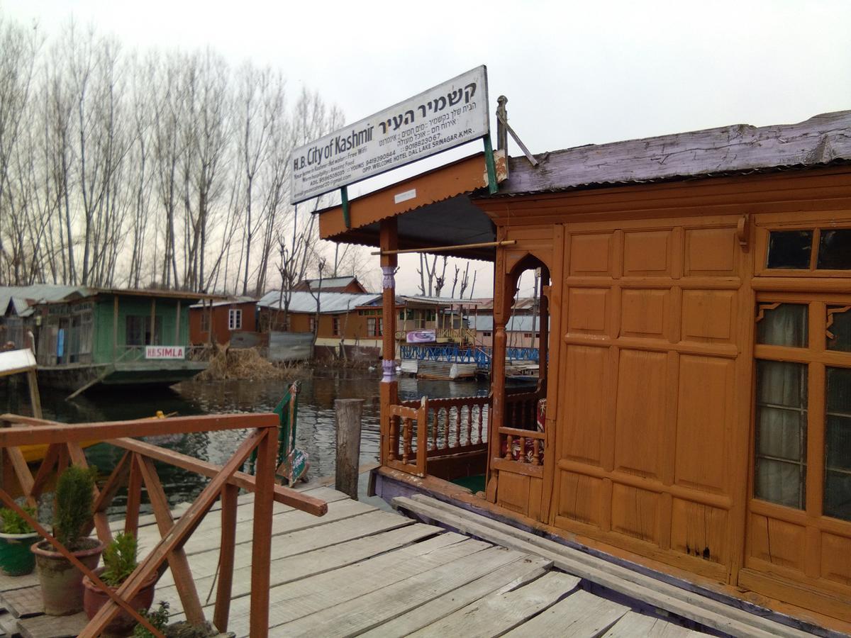 Hotel Houseboat - City Of Kashmir 2*