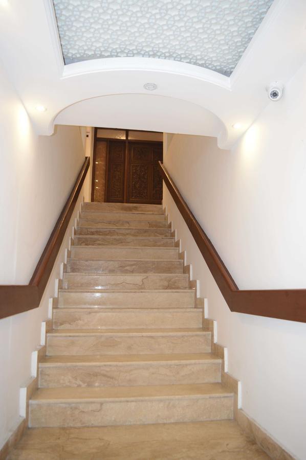 Standard And Resturant 3* Srinagar (Jammu and Kashmir)