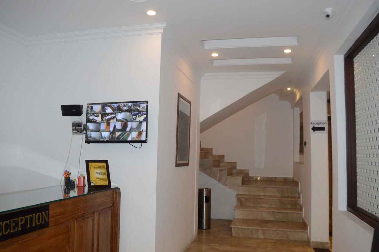 Standard And Resturant 3* Srinagar (Jammu and Kashmir)