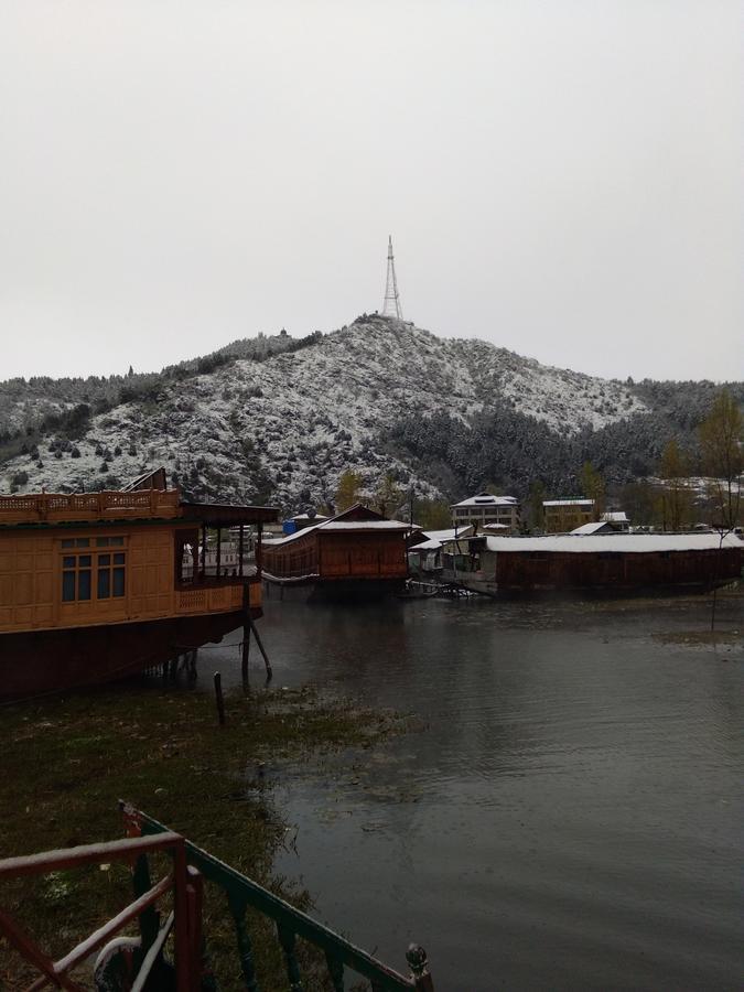 Hotel Houseboat - City Of Kashmir 2*
