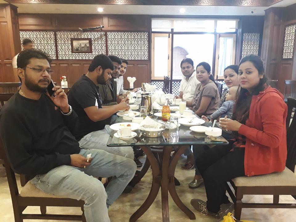 Standard And Resturant 3* Srinagar (Jammu and Kashmir)
