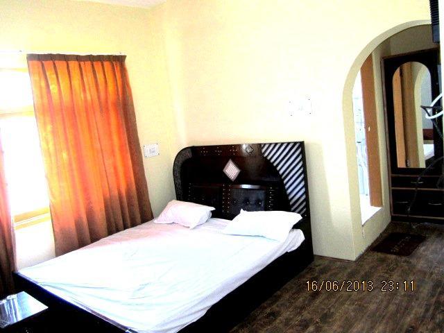 Hotel Nishat *