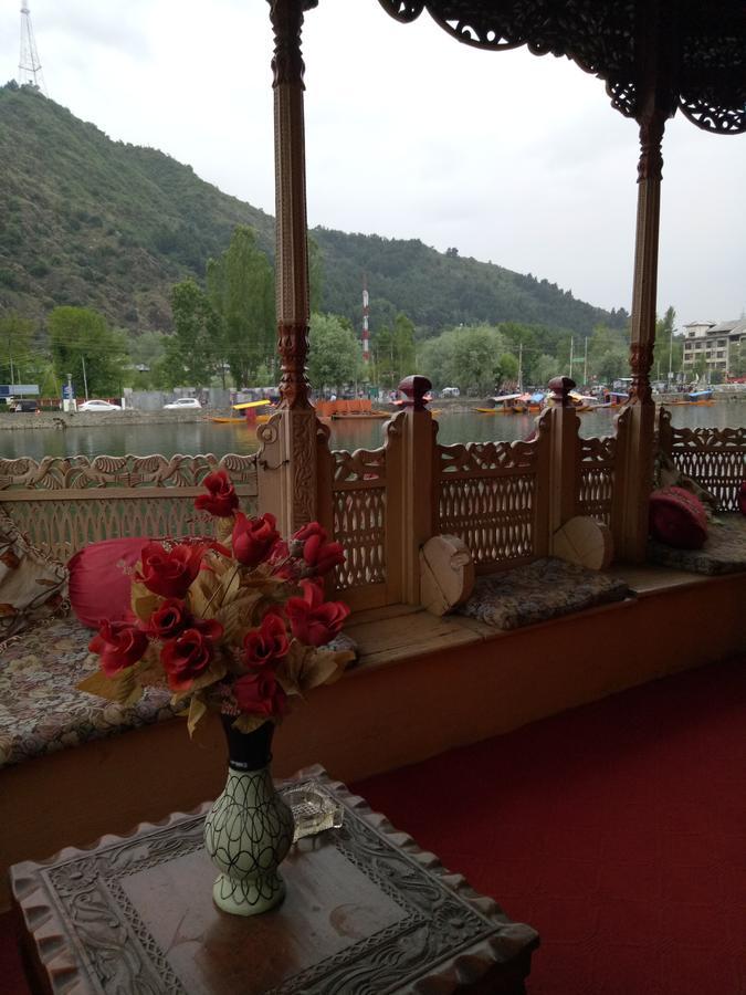 House Boat New Pala Palace Botel 3*
