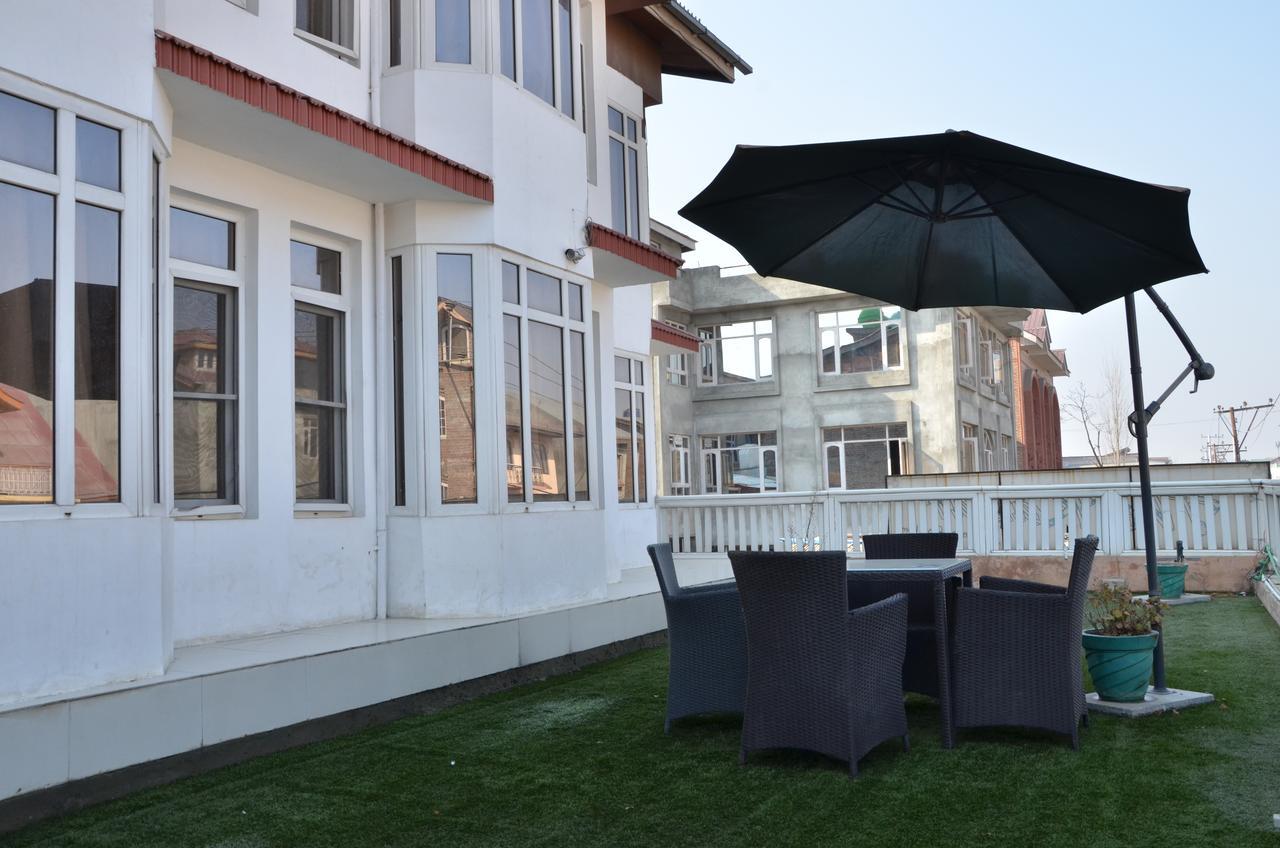 Kaisar Hotel Srinagar (Jammu and Kashmir)